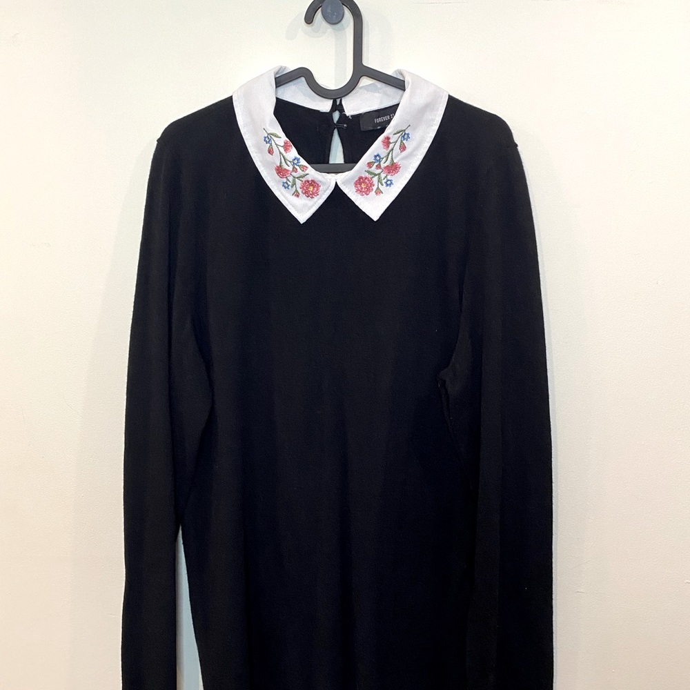 Floral embroidered collar sweater